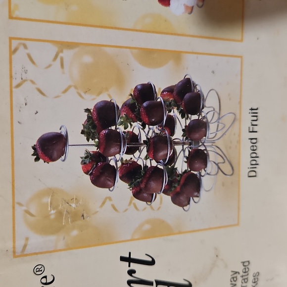 Wilton Cupcakes 'N More Mini Dessert Stand - Picture 6 of 11